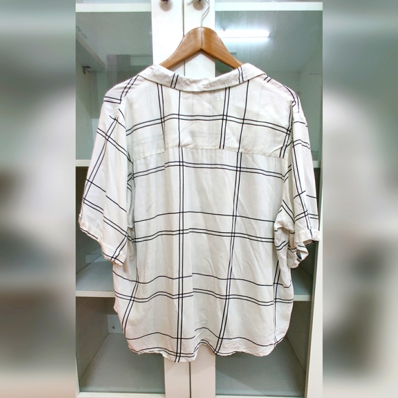 New PLUS SIZE short top (NWOT) - Picture 2 of 4